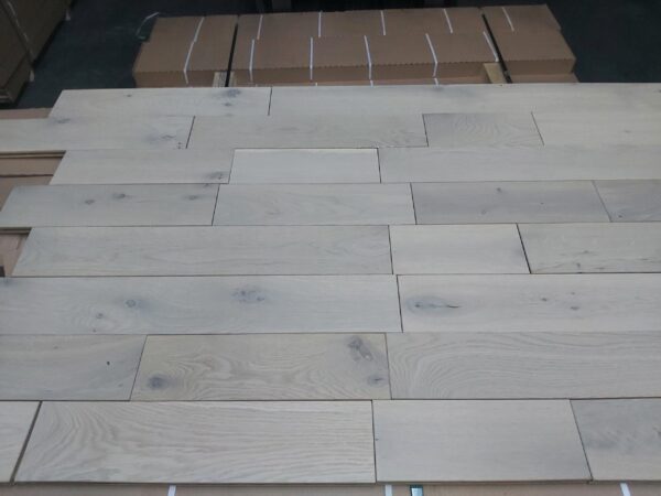 White oak  rustic  41/4 Poésia mat 170sqft 1,49$ UNIK!!!!!!!!!!