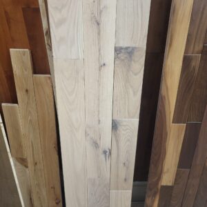 White oak  rustic  41/4 Poésia mat 170sqft 1,49$
